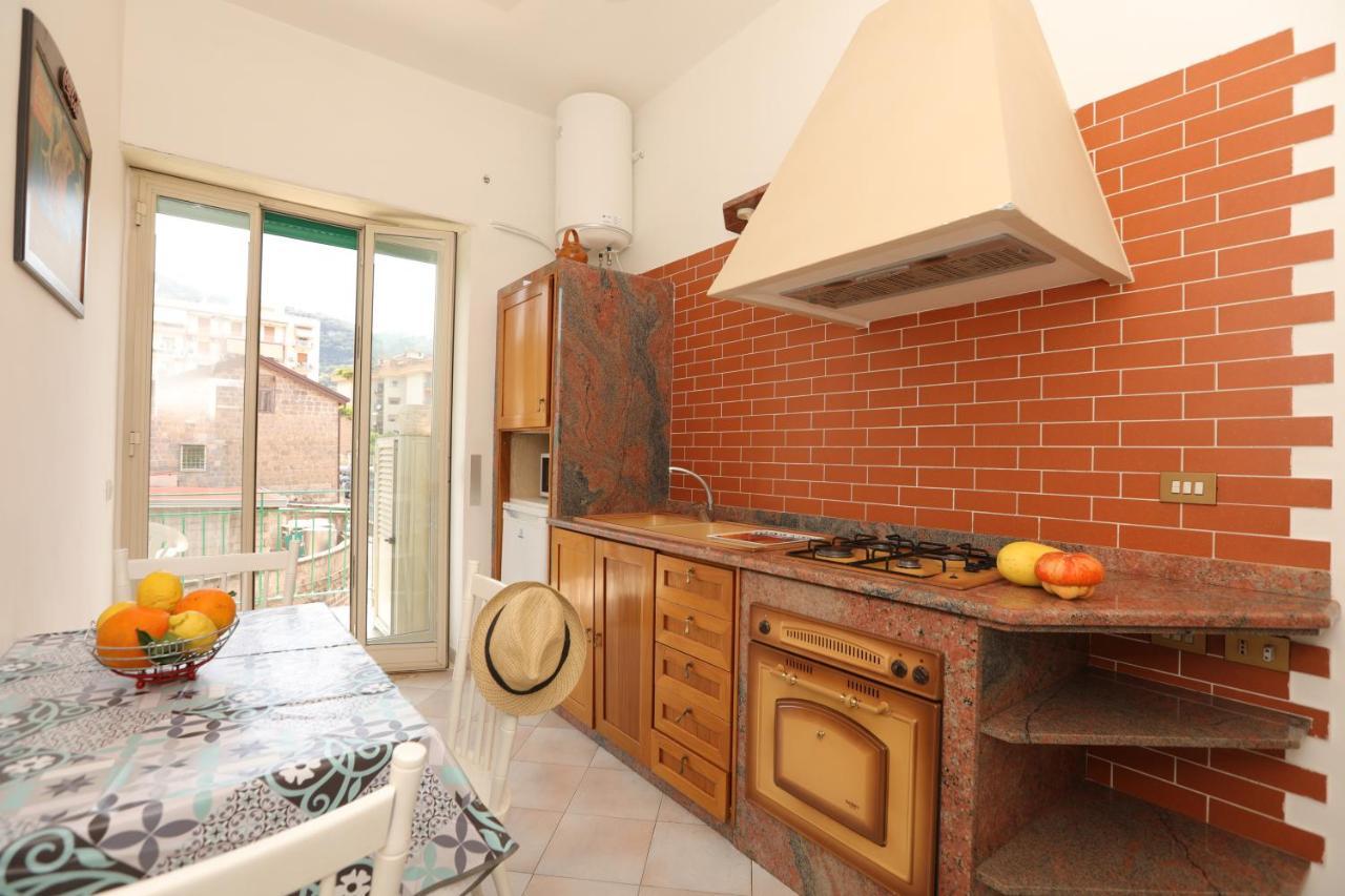 Estate4Home - Casa Pina Соренто Екстериор снимка